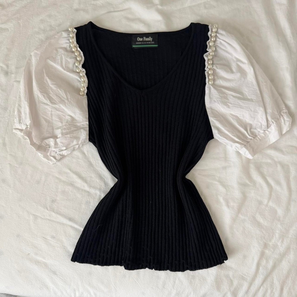 Y2K Pearl sleeve black and white blouse